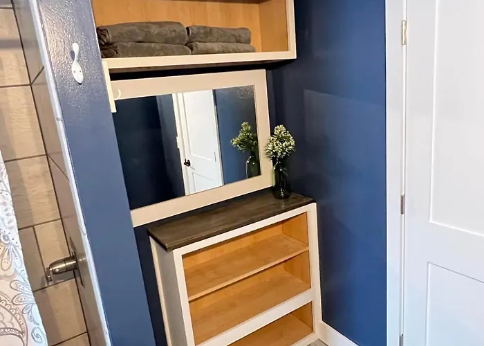 Apartment Entire Level Just Off Interstate, Free Breakfast Fargo