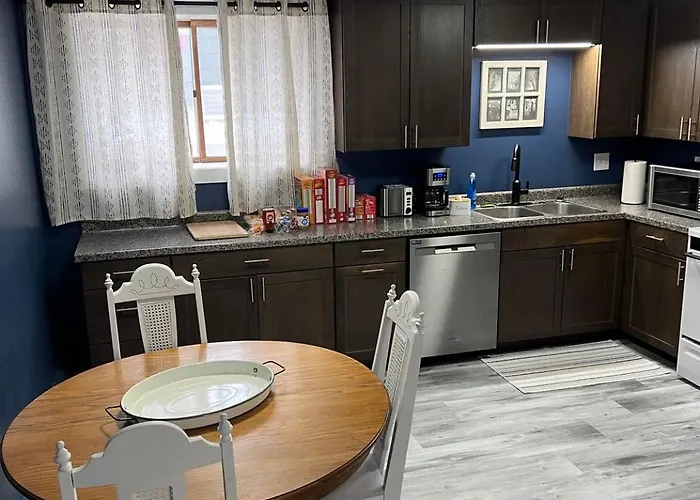 Entire Level Just Off Interstate, Free Breakfast * Fargo